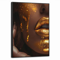 LEINWAND Bilder mit Rahmen - Frau - Gold - Luxus - Porträt - 70x100 - Goldfarben, Textil (70/100cm) - MuchoWow