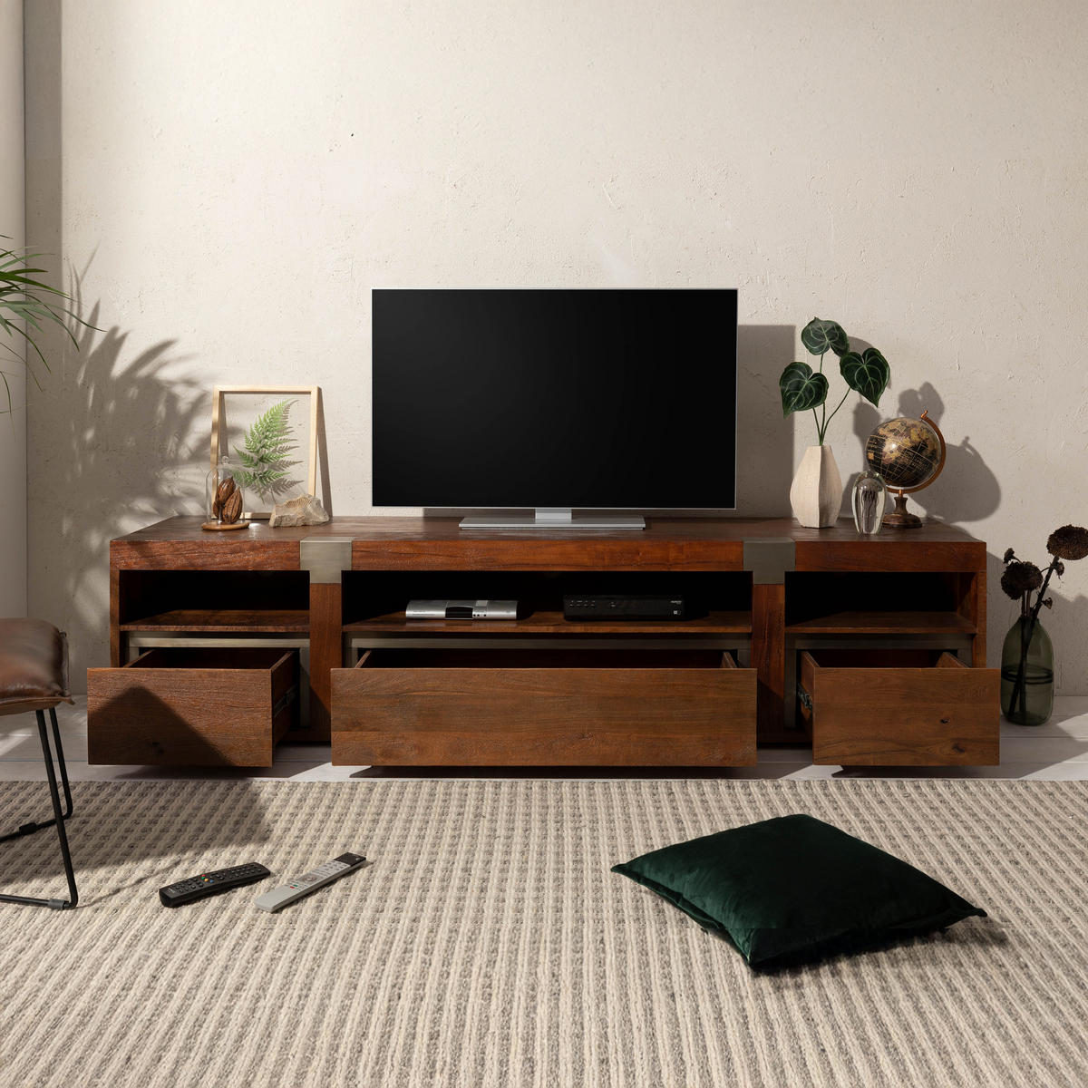TV-BOARD Mango 220x48x55 braun lackiert Amsterdam #26 - Braun, Holz (220/55/48cm) - Massivmoebel24
