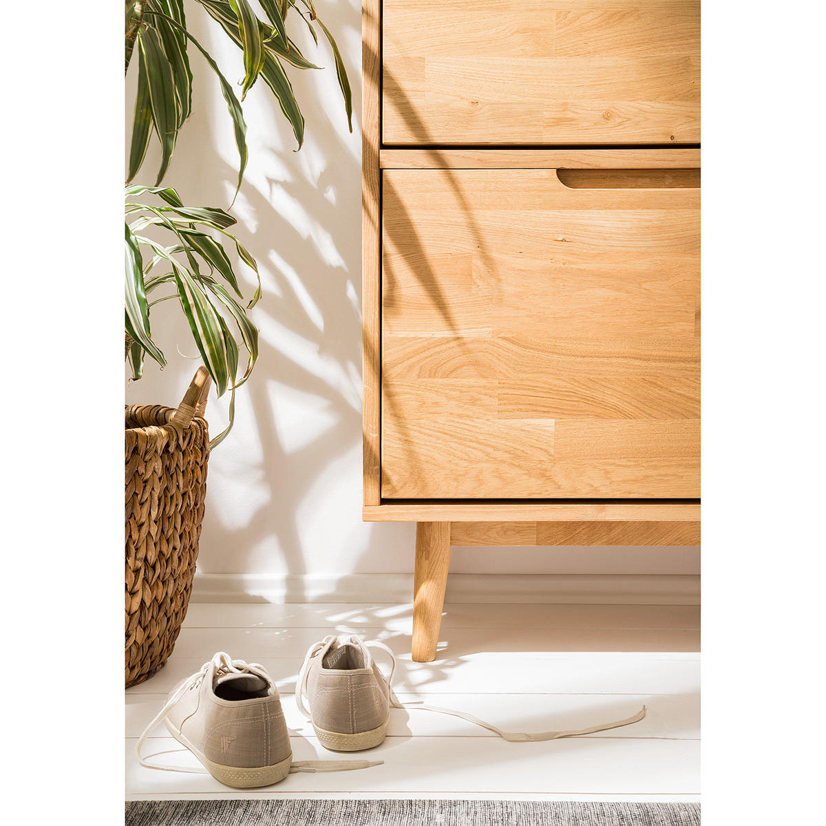 SCHUHKIPPER - Eiche massiv - Eichefarben/Braun, Holz (65/147/31cm) - home24