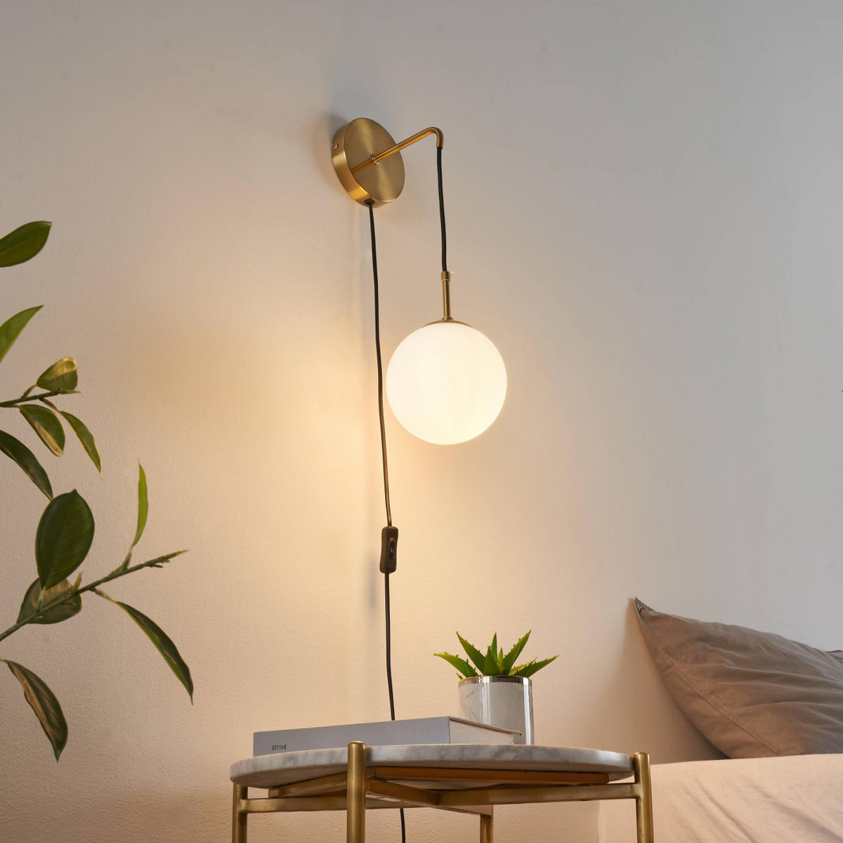 WANDLEUCHTE Robyn, Messing und Weiß, 60cm - Messingfarben, Glas (15/60/23cm) - KOSILUM