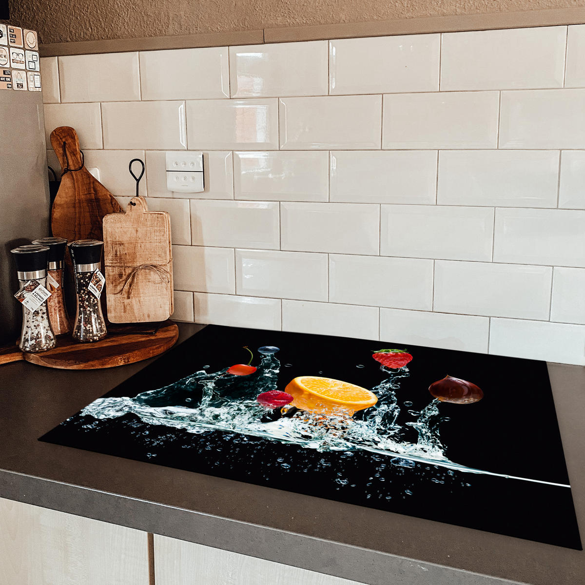 HERDABDECKPLATTE Wasser - Obst - Orange - Erdbeere - Kirsche - Schwarz Herdabdeckung Induktionsfeld 75x52 cm - Orange, Kunststoff (75/52/0.2cm) - MuchoWow