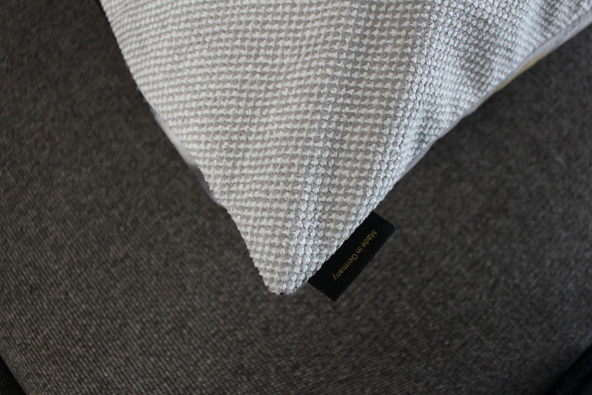 KISSENHÜLLE WASCHBÄR BILL Zeitung - Graubraun, Textil (45/45cm) - Yve! decoration