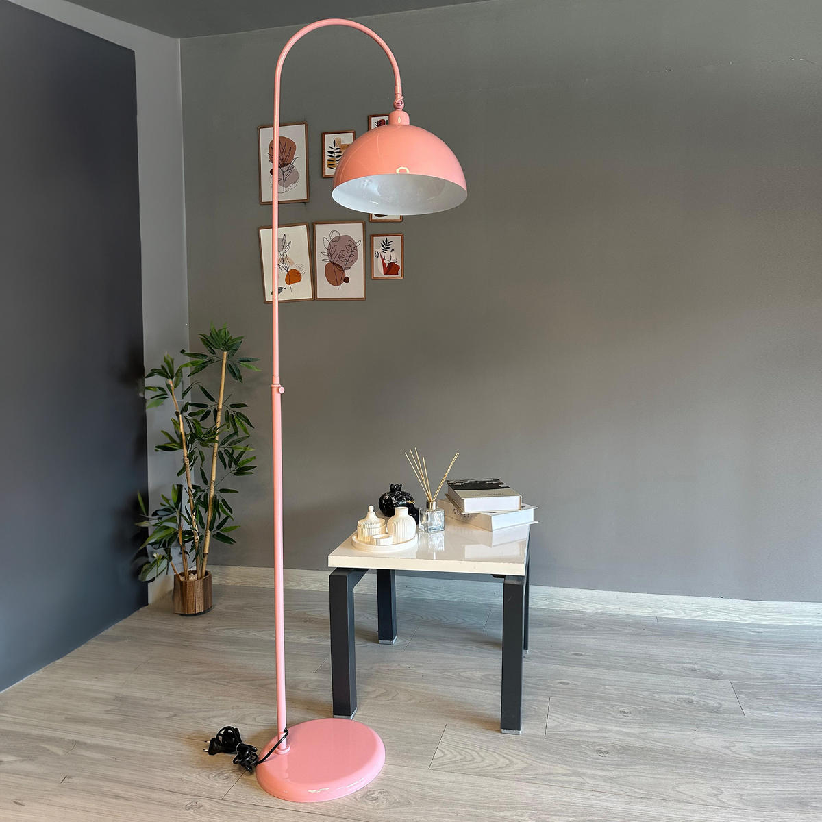STEHLAMPE Gorkiede E27, verstellbarer Lampenschirm aus Metall - Pink, Metall (37/37/170cm) - Bamyum