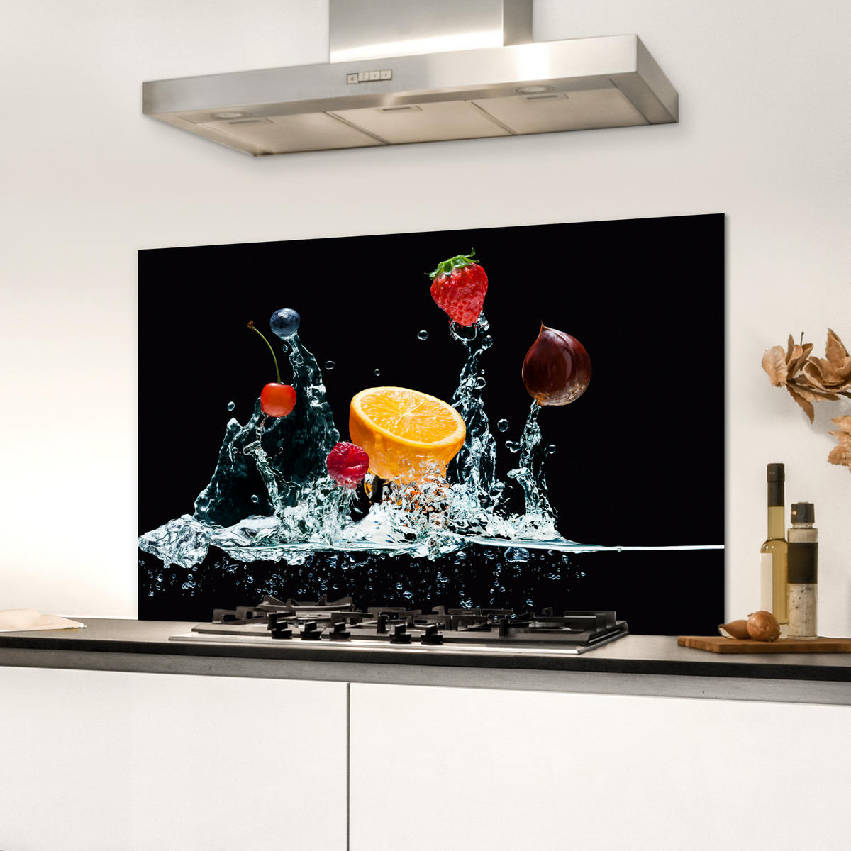 SPRITZSCHUTZ KÜCHE Wasser - Obst - Orange - Erdbeere - Kirsche - Schwarz 80x55 cm - Orange, Metall (80/0.3/55cm) - MuchoWow