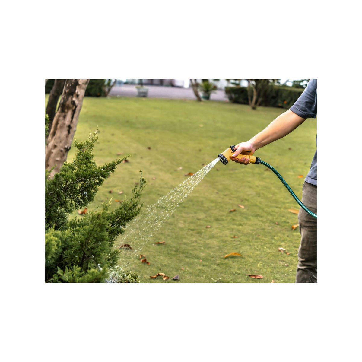 GARTENSCHLAUCH 13mm - Komplettset mit Bewässerungszubehör - Länge: 30m - Grün, Kunststoff (3000cm) - SUAN