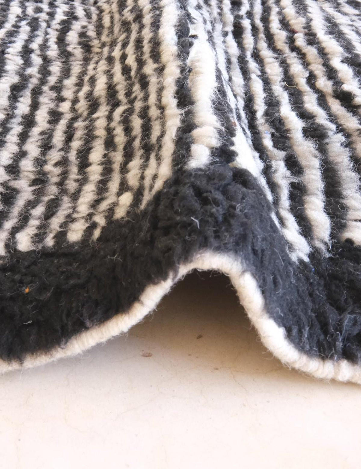 BERBERTEPPICH grafisch Wolle 119x 227 cm - Schwarz, Naturmaterialien (119/227cm) - AFK Living