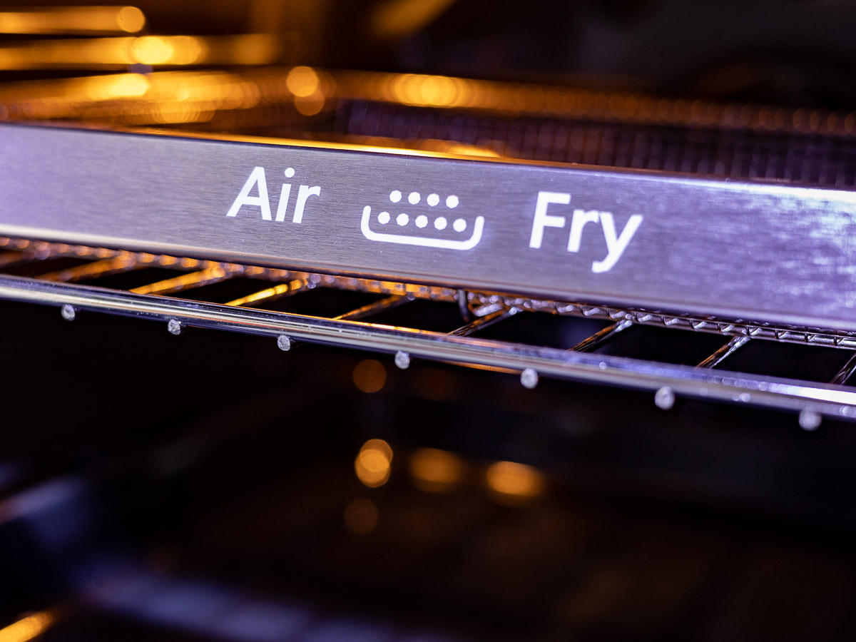 EINBAUBACKOFEN EH 6344 N, Schwarzes Glas, Pyrolyse und Dampfreinigung, 60cm - Schwarz, Metall (59.4/59.4/57.5cm) - Kaiser Küchengeräte