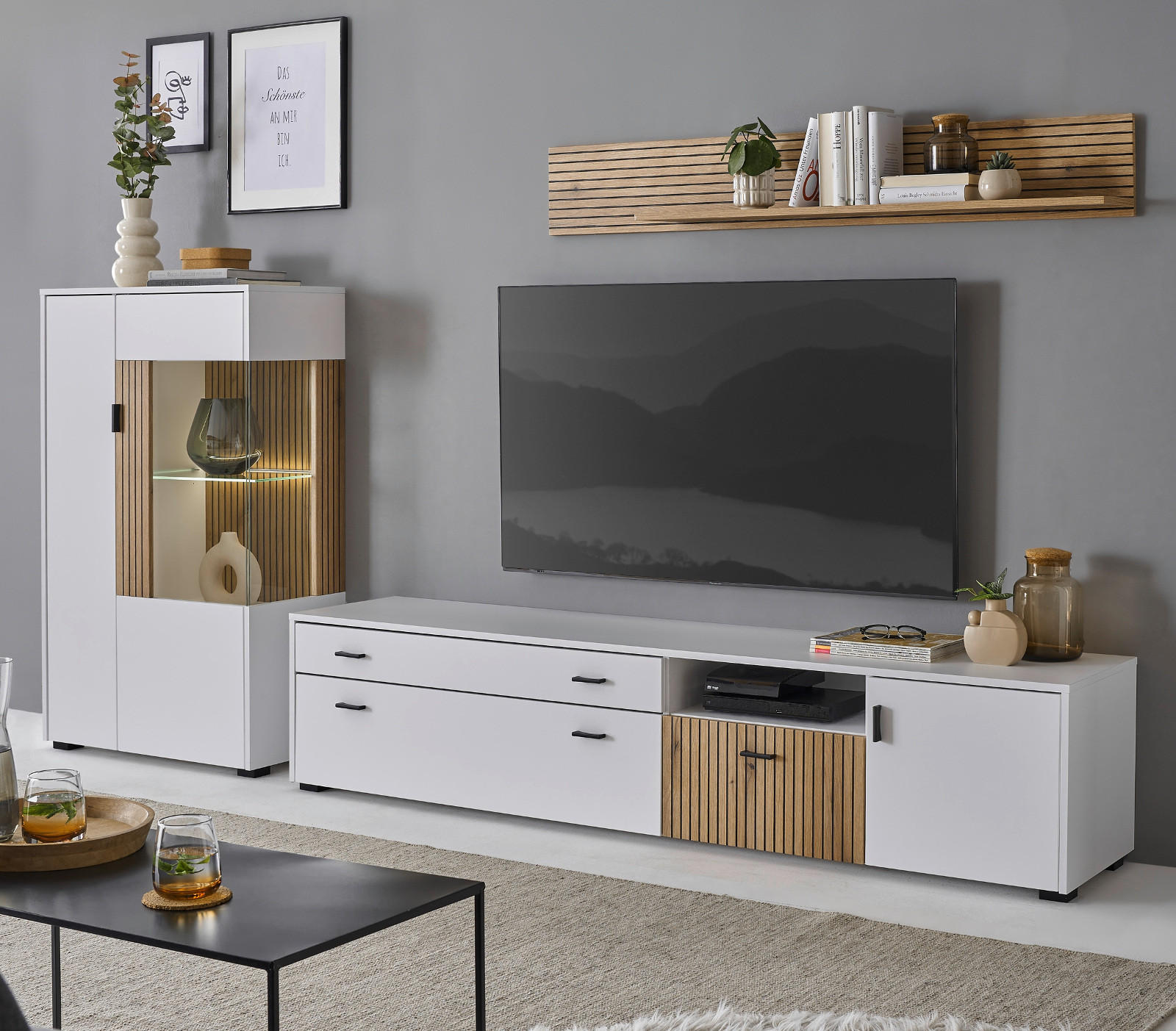 WOHNWAND Merced in weiß matt und Eiche 3-teilig 285 cm - Eichefarben/Schwarz, Glas/Holzwerkstoff (285/180/42cm) - Furn.Design