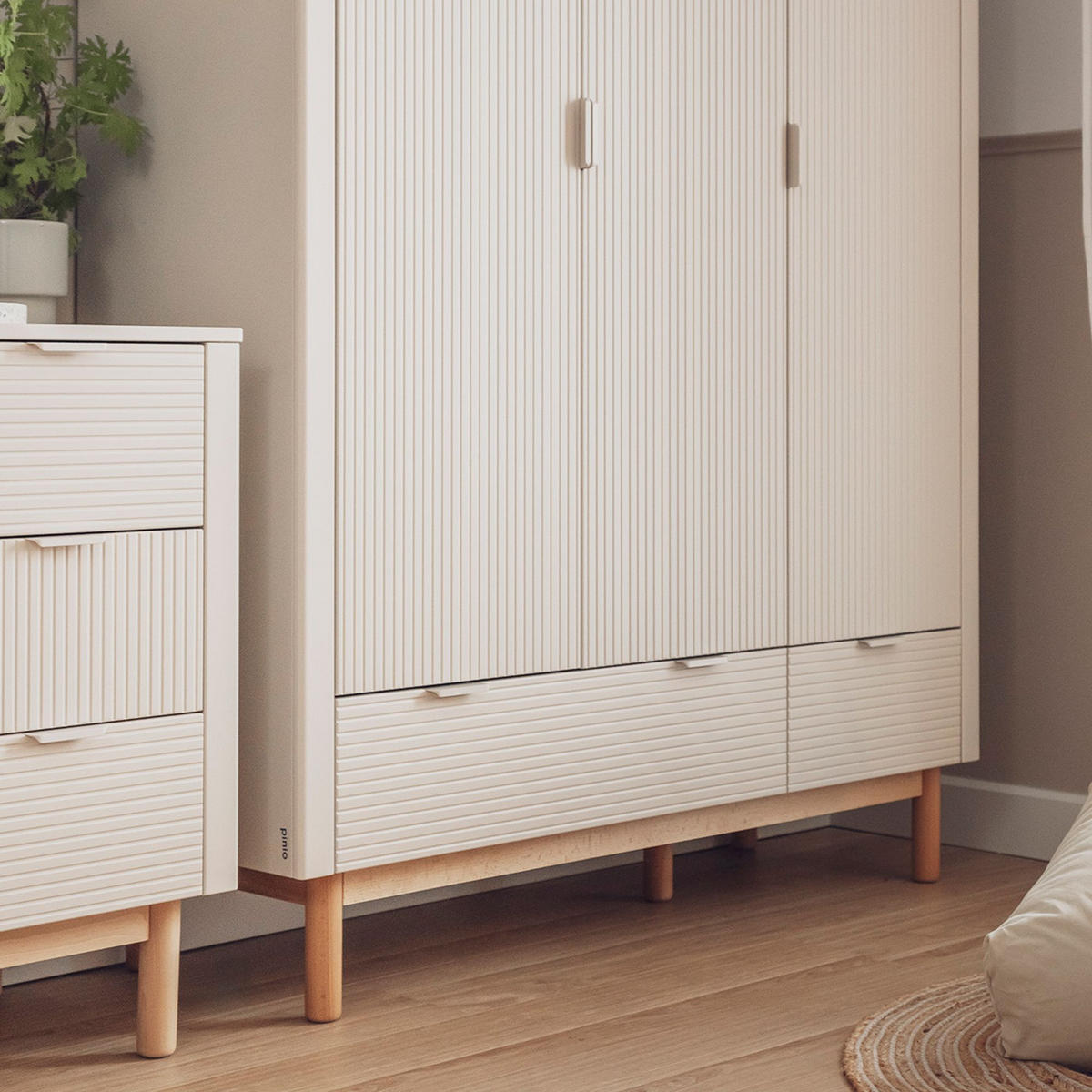 KLEIDERSCHRANK Drehtürenschrank LOTTI - Beige, Holz (145/198/53cm) - KONSIMO®
