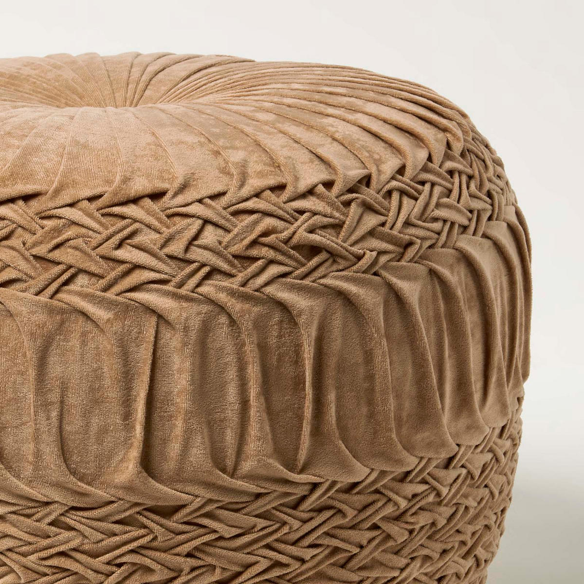 SAMT-POUF Sofia sand, plissiert in Flechtoptik, 50/50/35 cm - Sandfarben, Textil (50/35/50cm) - Homescapes