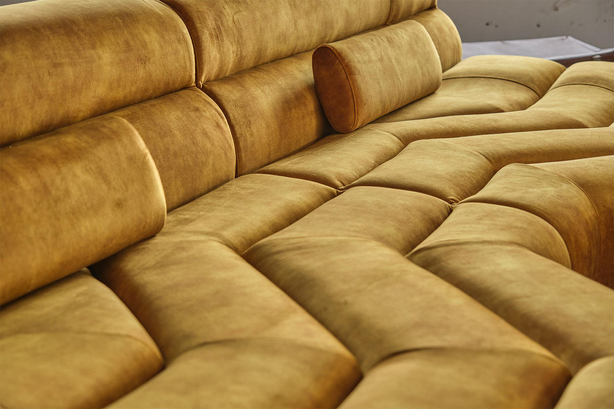 BIG SOFA MIT KISSEN TARA Gold Velvet - Goldfarben, Textil (286/76/143cm) - KAWOLA