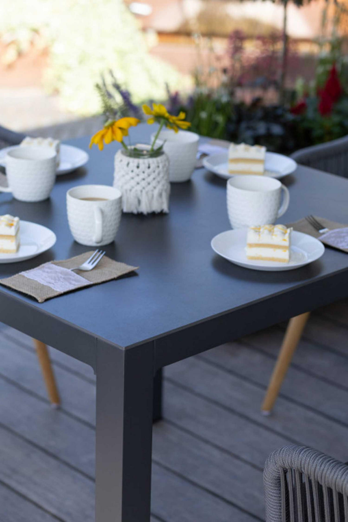 GARTENTISCH Tarifa 90 x 90 cm dark grey Aluminium - Schwarz, Metall (90/90/76cm) - Mr. Deko