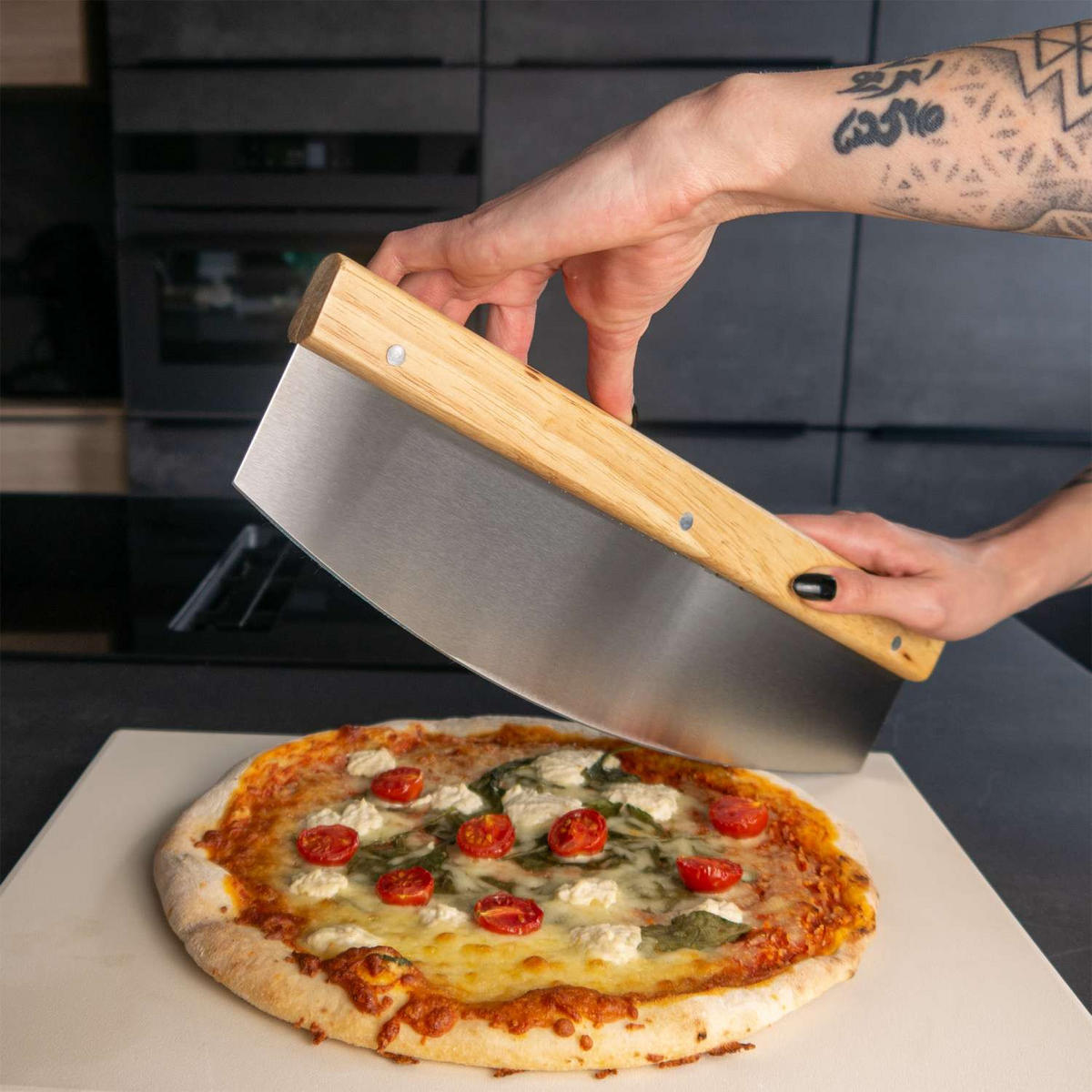 PROFI PIZZASCHNEIDER - Multicolor, Metall (35.3cm) - Intirilife