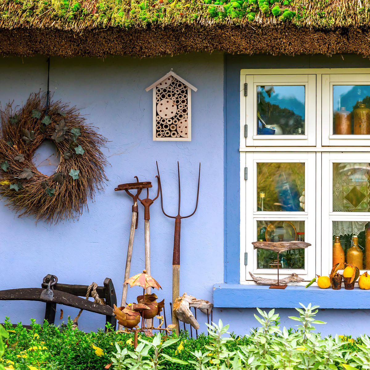 BIENENHOTEL - Hellbraun, Holz/Metall (15.5/21/9cm) - Relaxdays