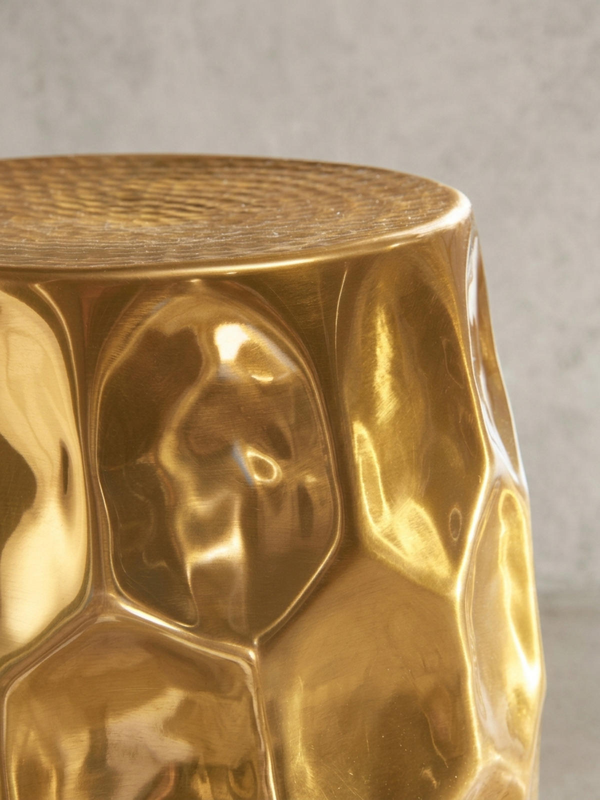 BEISTELLTISCH Aluminium Hammerschlag Pflegeleicht ENNS, Gold 30x30x47 cm - Goldfarben, Metall (30/30/47cm) - KADIMA DESIGN