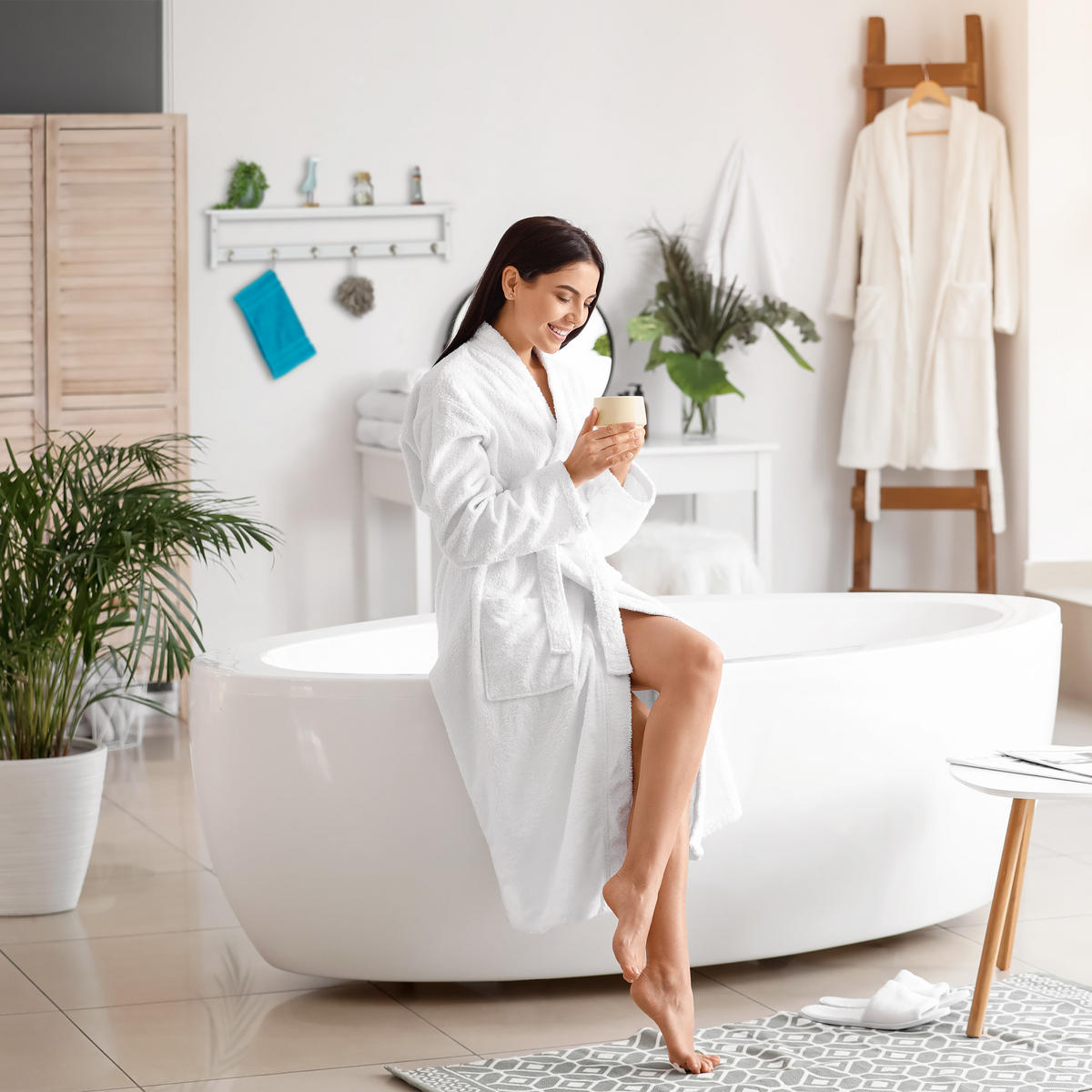 NÁSTENNÝ vešiak s policou - biela, kov/drevo (75/18/16cm) - Relaxdays