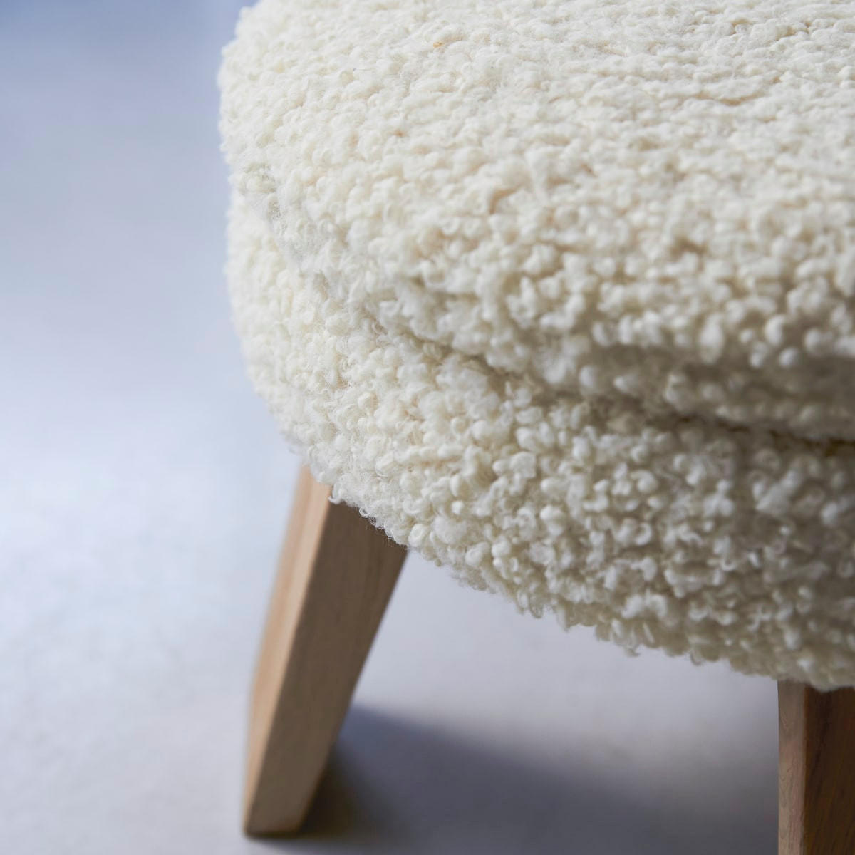 HOCKER Mattak Weiß aus Stoff - Weiß, Textil (50/40/50cm) - Tikamoon