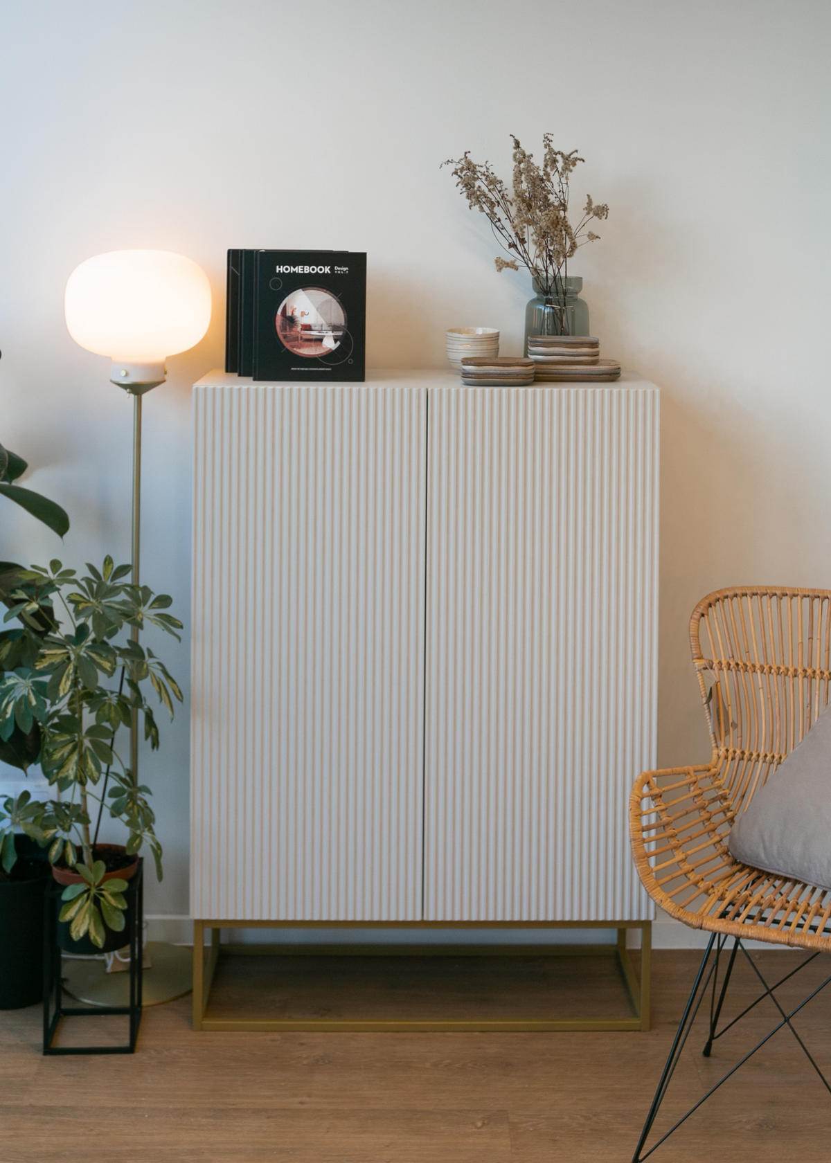 HIGHBOARD Veldio Graubeige mit goldenem Metallgestell 90 cm - Greige/Goldfarben, Holzwerkstoff/Metall (90/125/38cm) - Selsey