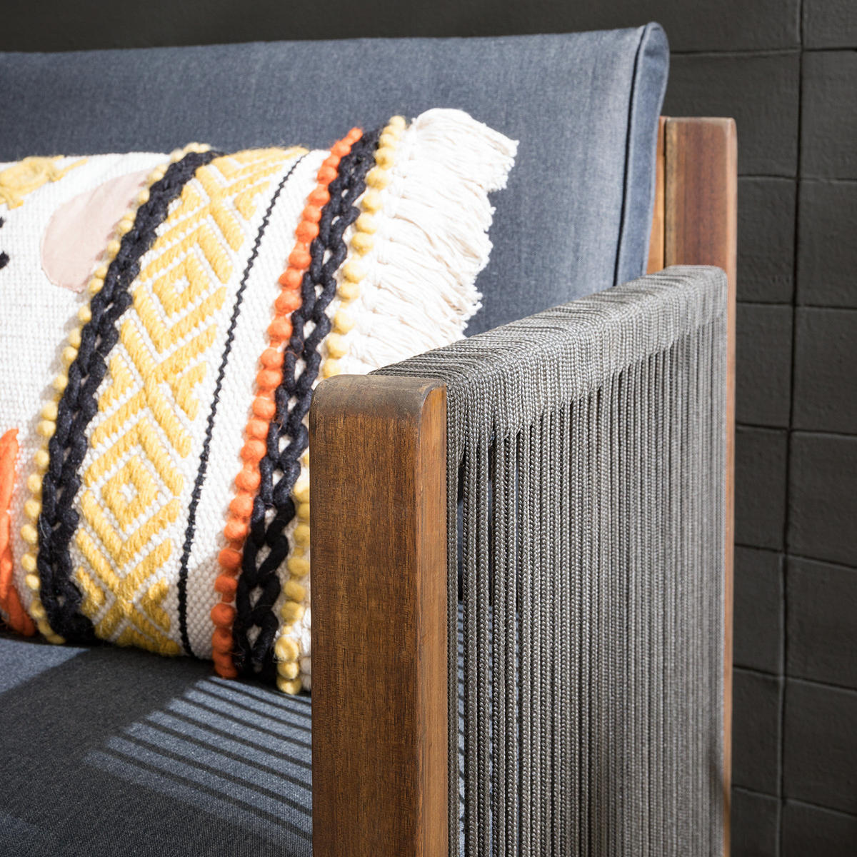 MASSIVE GARTENBANK - Akazie massiv / Polyester - Braun / Grau - - Braun/Grau, Holz/Textil (132/86/66cm) - home24