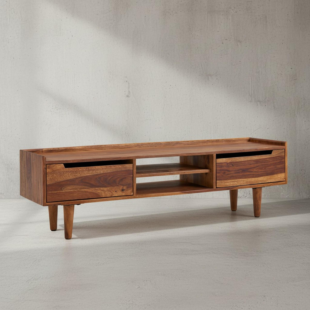 LOWBOARD Massivholz Landhausstil für 60-Zoll Fernseher mit Stauraum und Schutzlackversiegelung - Braun, Holz (145/43/35cm) - KADIMA DESIGN