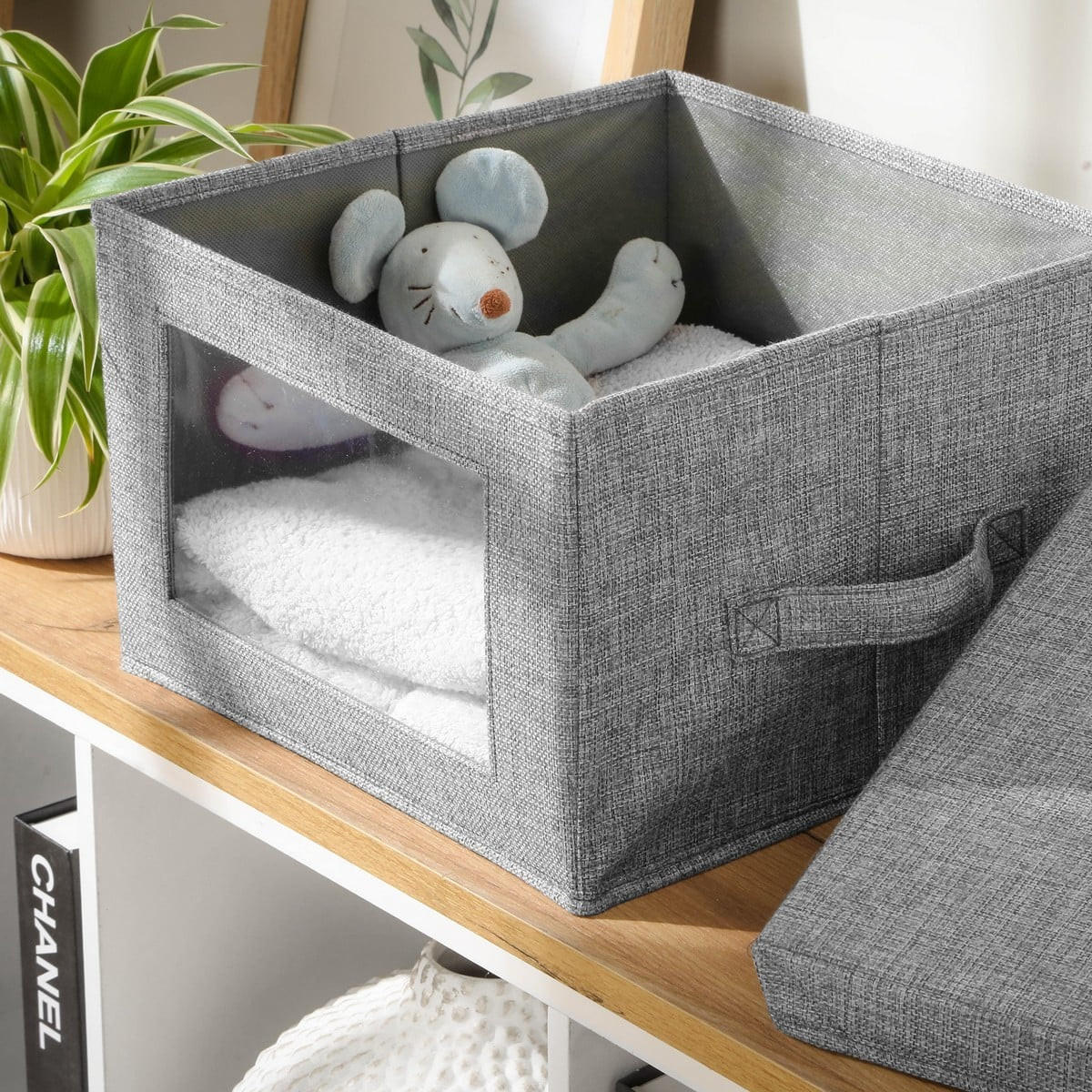 AUFBEWAHRUNGSBOX aus stoff mit leinenoptik grau mit transparentem fenster - 30/30/20 cm - Grau, Textil (32/30/20cm) - Calicosy