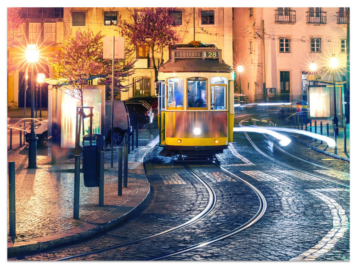 FOTOTAPETE für Wohnzimmer Lissabon Straßenbahn Nacht Altstadt 200x140 - Gelb/Beige, Papier (200/140cm) - Muralo