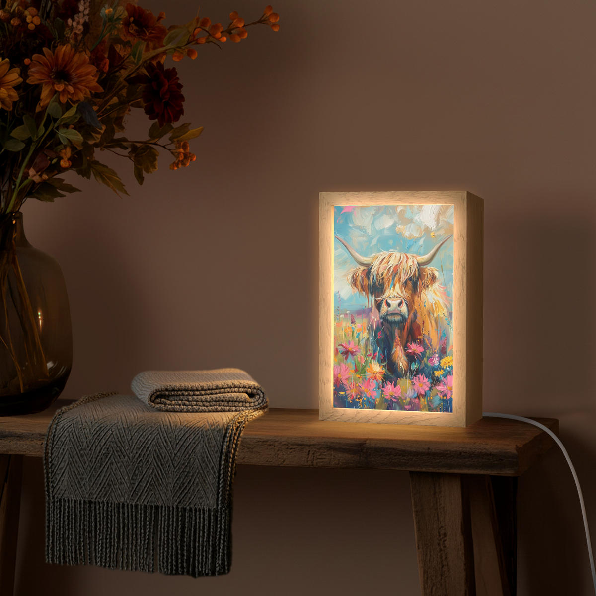 NÁSTĚNNÁ LAMPA Skotský horal - Příroda - Barevné - Květiny 20x30 cm - různobarevná, kompozitní dřevo (20/30/8cm) - OnlyWow