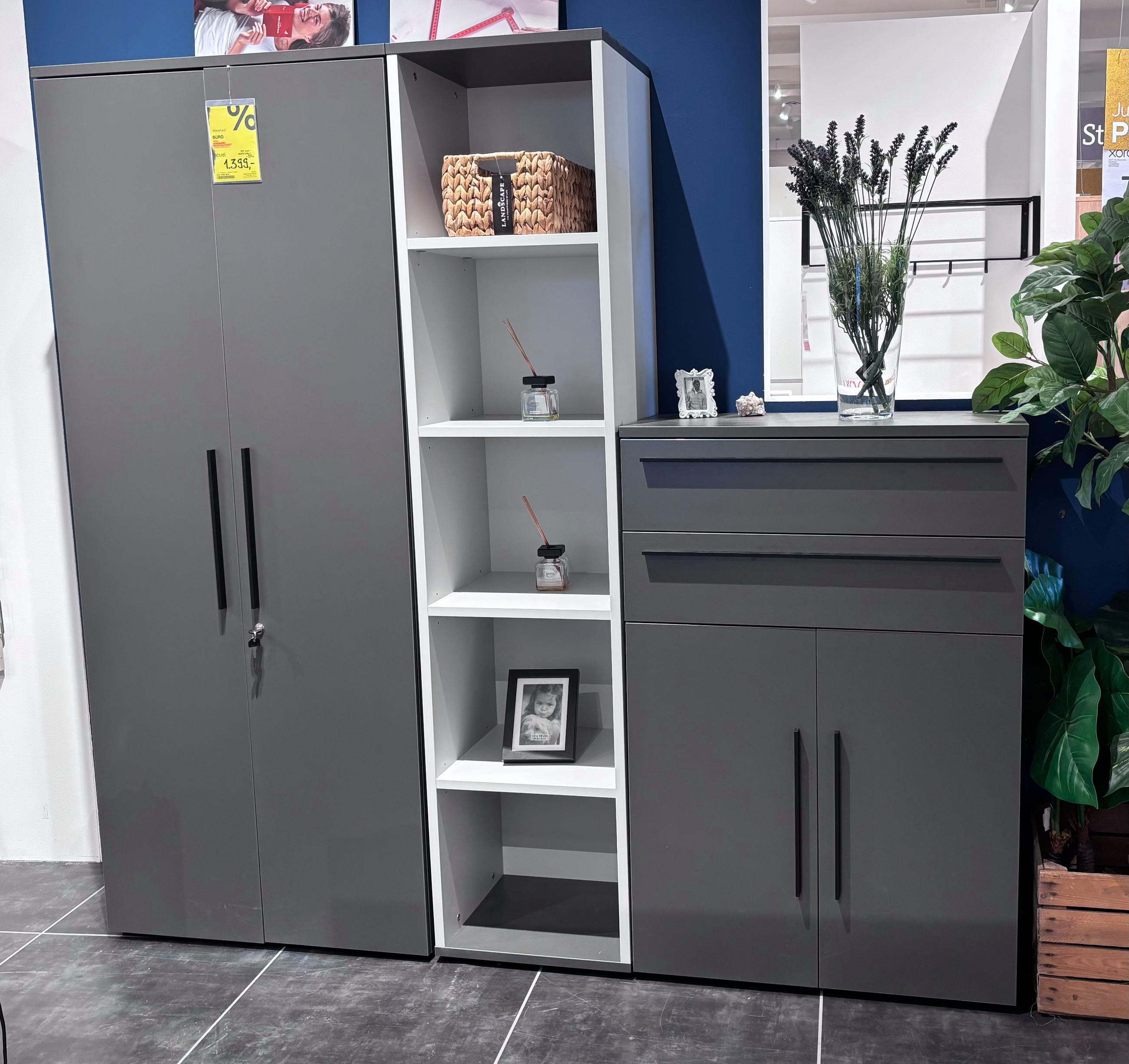 BÜRO RENTON - Novel