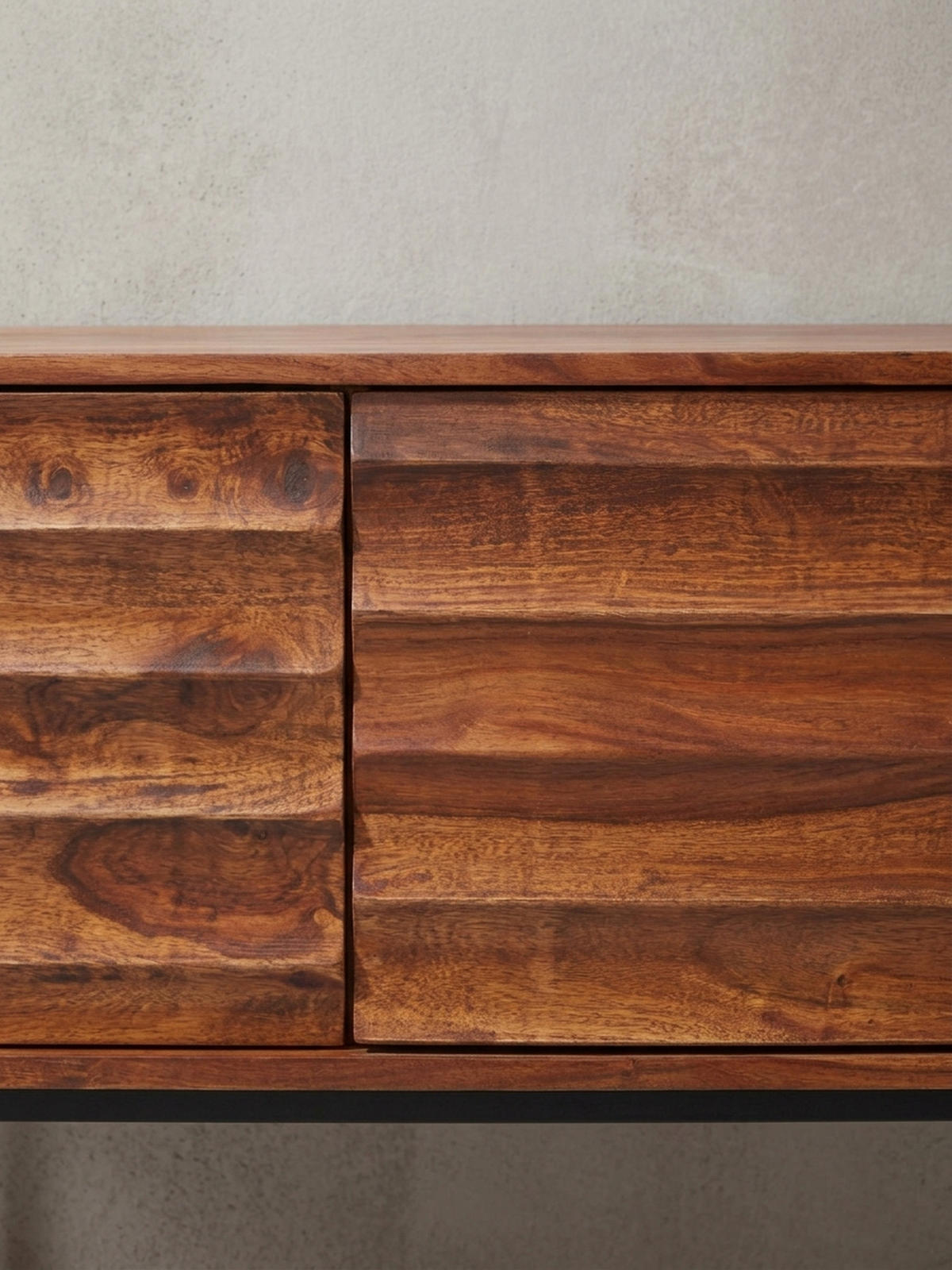 LOWBOARD Mango Massivholz Metall Industrial Stil für Fernseher bis 55 Zoll - Schwarz/Braun, Holz/Metall (147/50/38cm) - KADIMA DESIGN