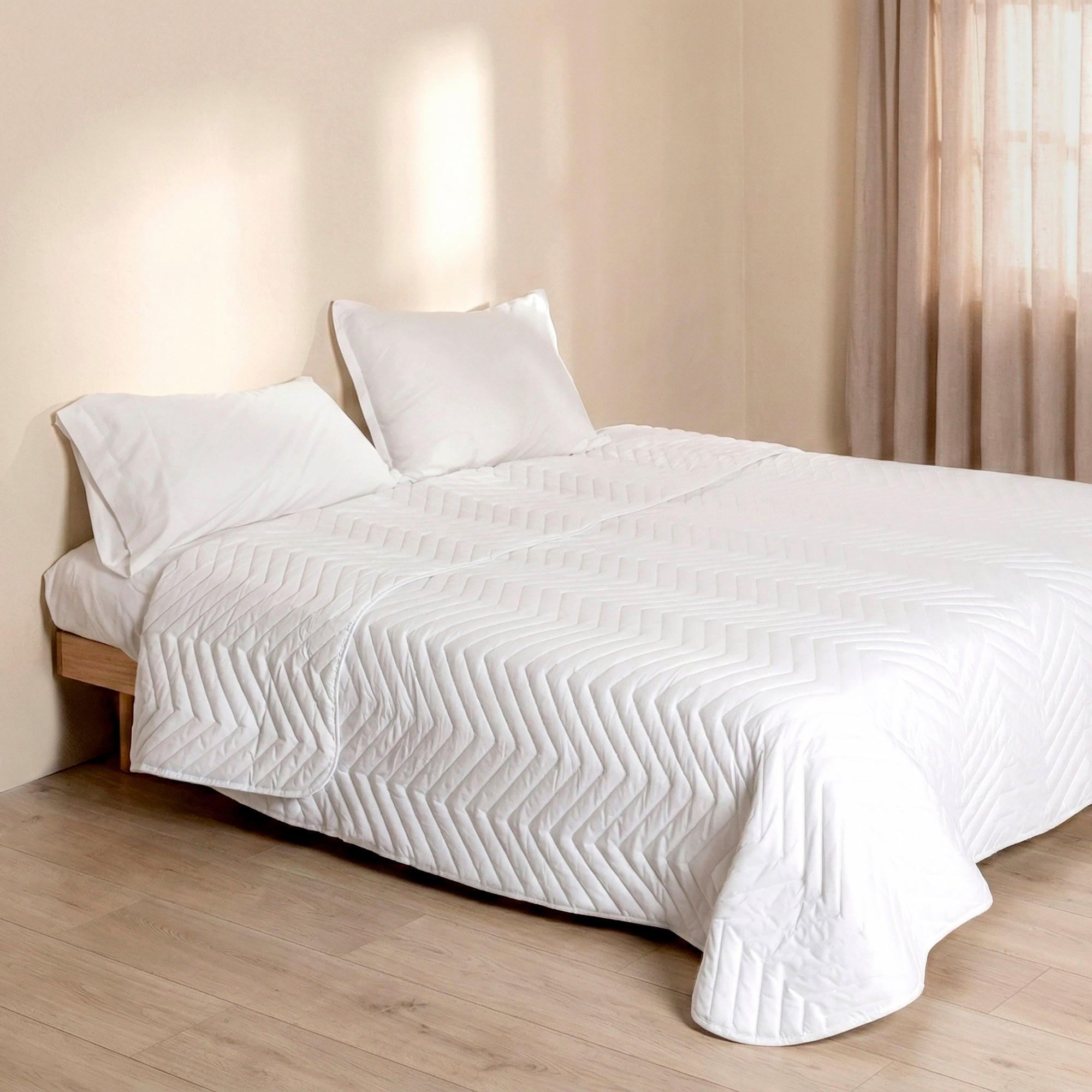 TAGESDECKE Arista Weiss 240x260 cm (Bett 135/140/150) - Weiß, Textil (240/260cm) - Happy Friday