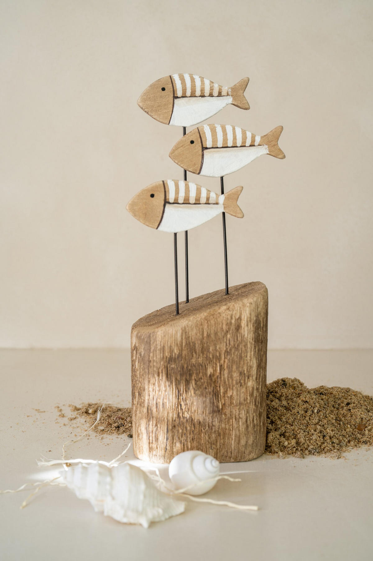 DEKO FISCH AUF FUß NW Natürliche - Weiß, Holz (8/26.5/12cm) - J-Line