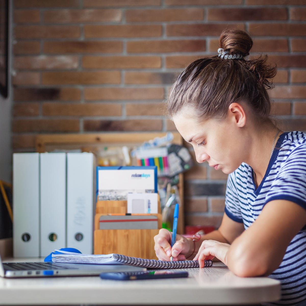 DOKUMENTENHALTER - Hellbraun, Holz (24.5/23/25cm) - Relaxdays