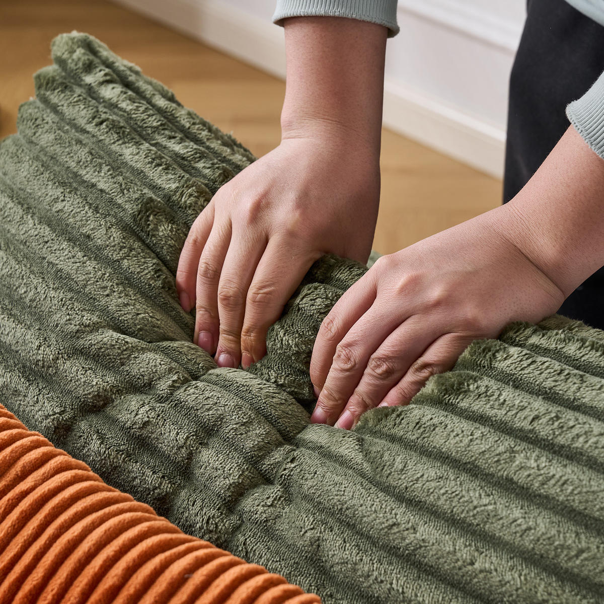 KLAPPSOFA mit 2-in-1-Funktionskissen, Cordstoff - Grün - Grün, Textil (113/63/164cm) - KOMHTOM