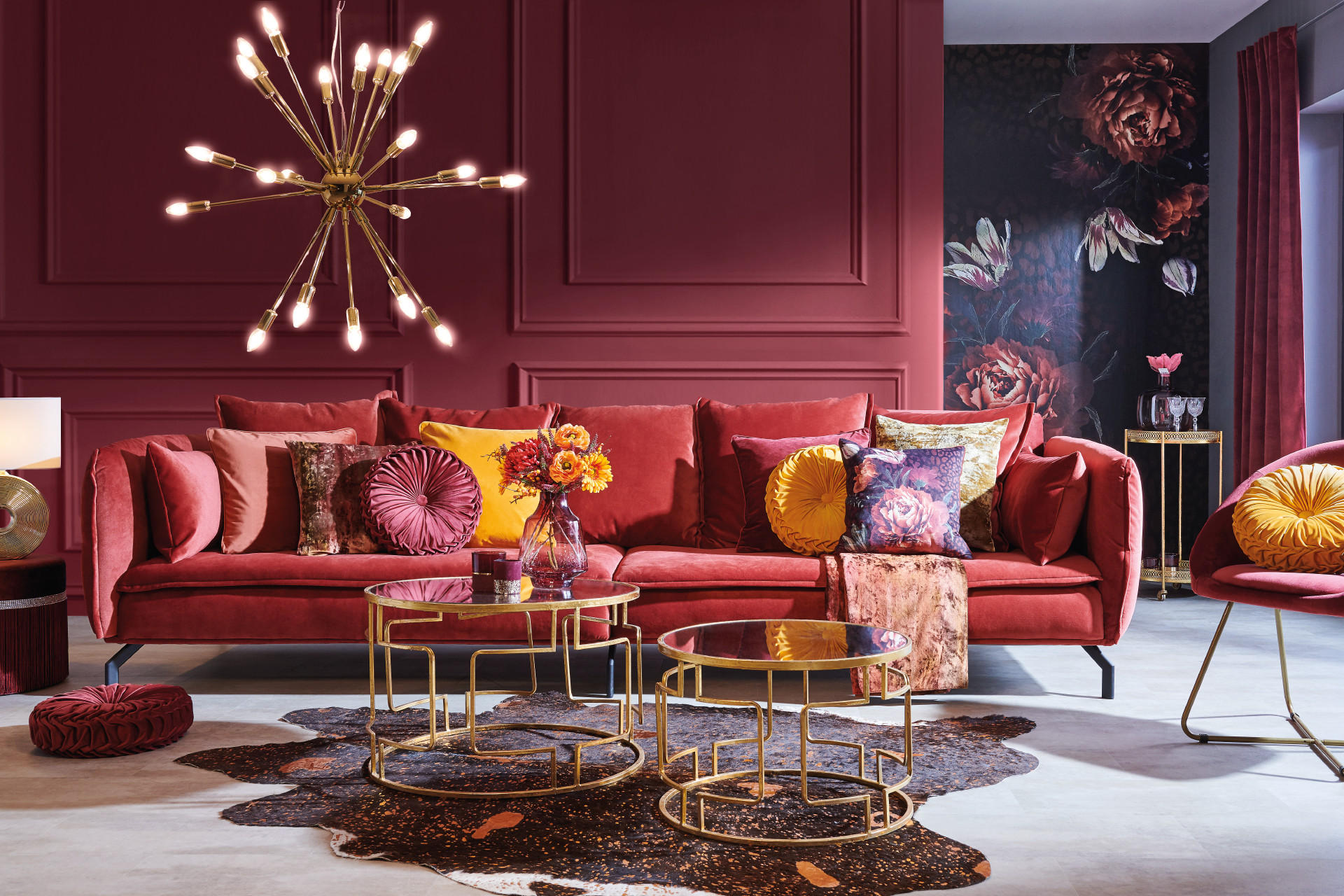 Extravagantes Wohnzimmer in Rot