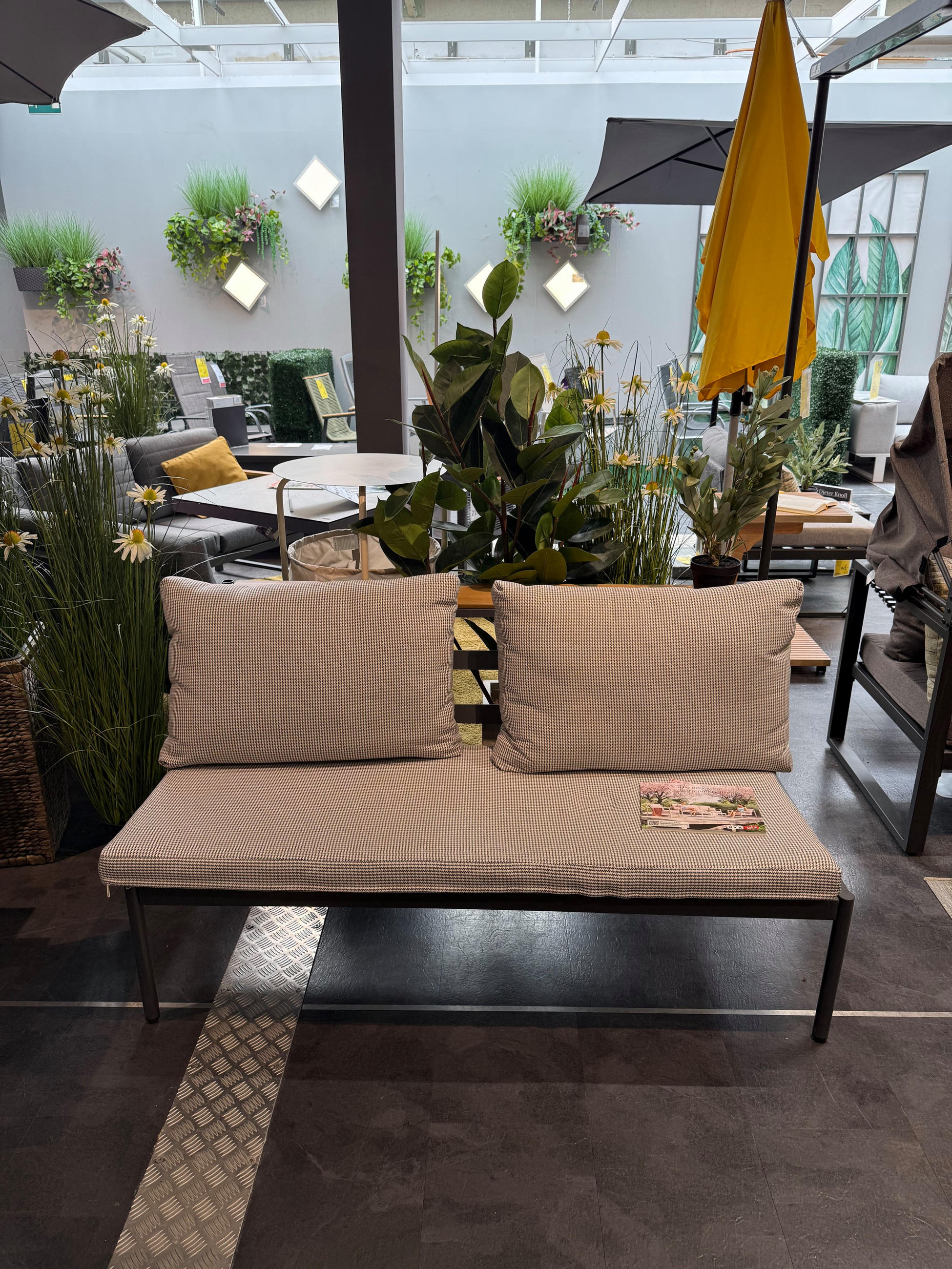 GARTENBANK TOUCY -TOP- - Ambia Garden