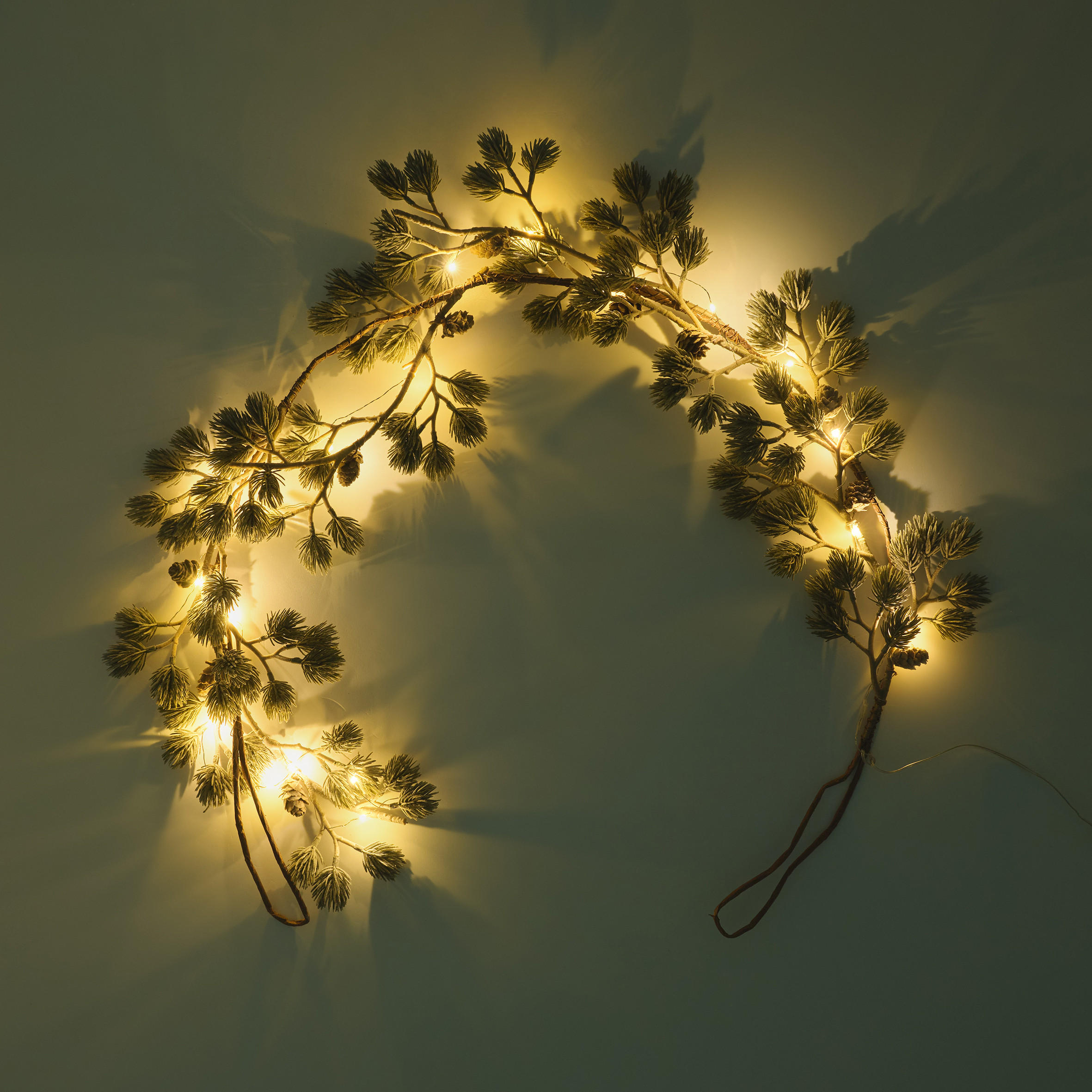 GIRLANDE LED MATTINA, 130x30x13 cm, Grün, Weihnachtsgirlande, Weihnachtsdekoration, Weihnachtsdeko, Deko Wohnzimmer, Winter Christmas, XMAS Geschenk - Hellgrün, Kunststoff (130cm) - home&you