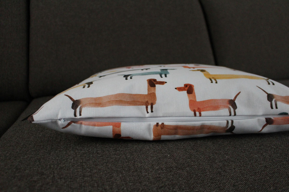 KISSENHÜLLE KLEINE DACKEL BUNT - Multicolor, Textil (50/50cm) - Yve! decoration