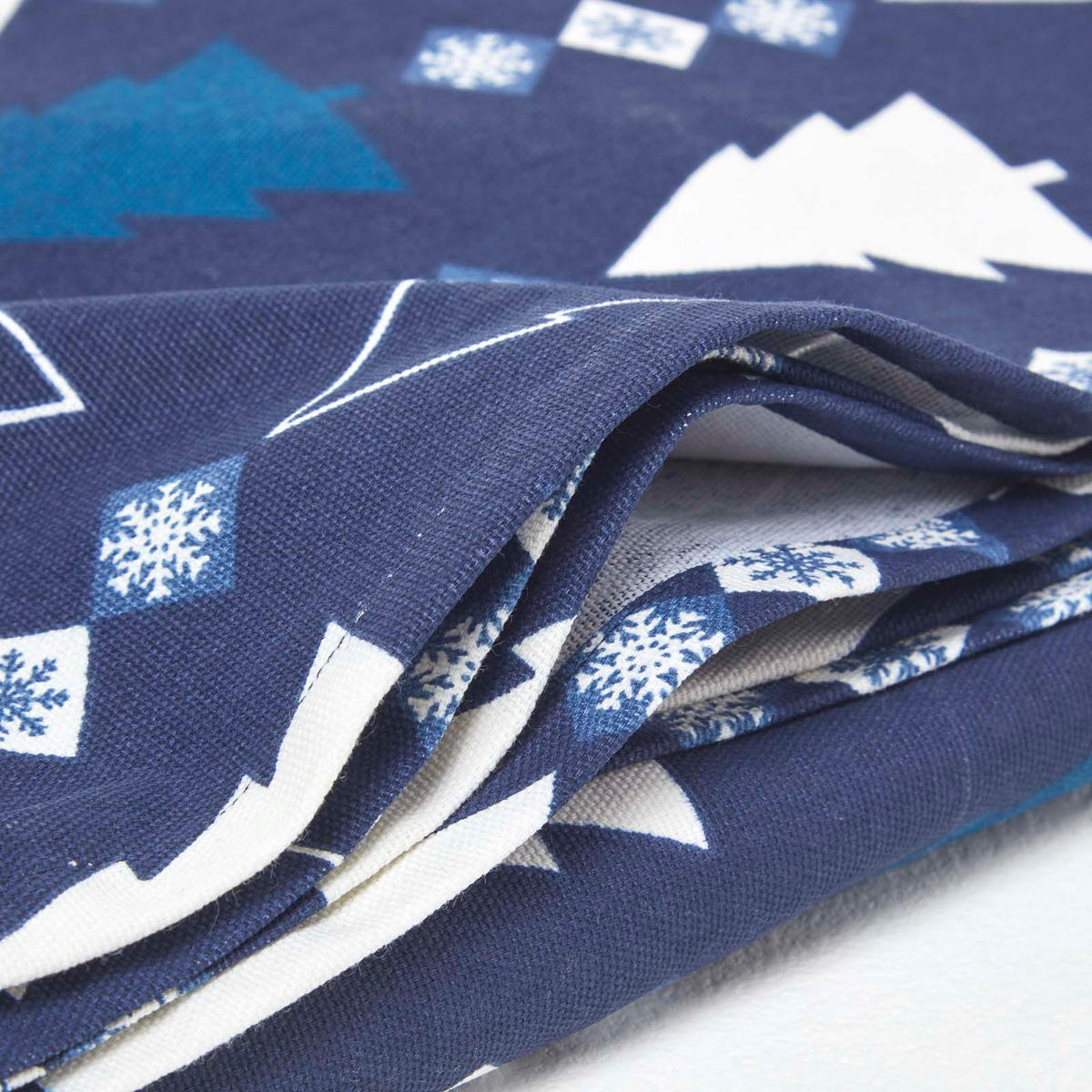WEIHNACHTSTISCHDECKE Winterland blau, 178 cm rund, 100% Baumwolle - Blau, Textil (178/178cm) - Homescapes