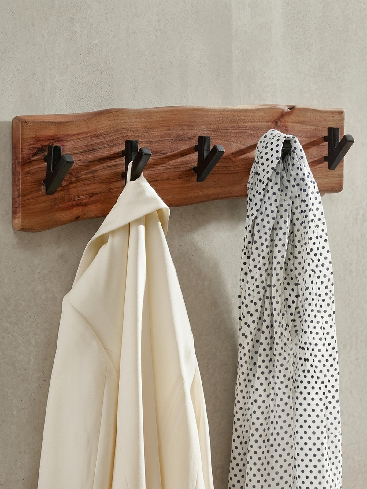 WANDGARDEROBE Akazie Massivholz Metall Modern 60x17x9 cm mit Naturkante - Beige, Holz (60/17/9cm) - KADIMA DESIGN