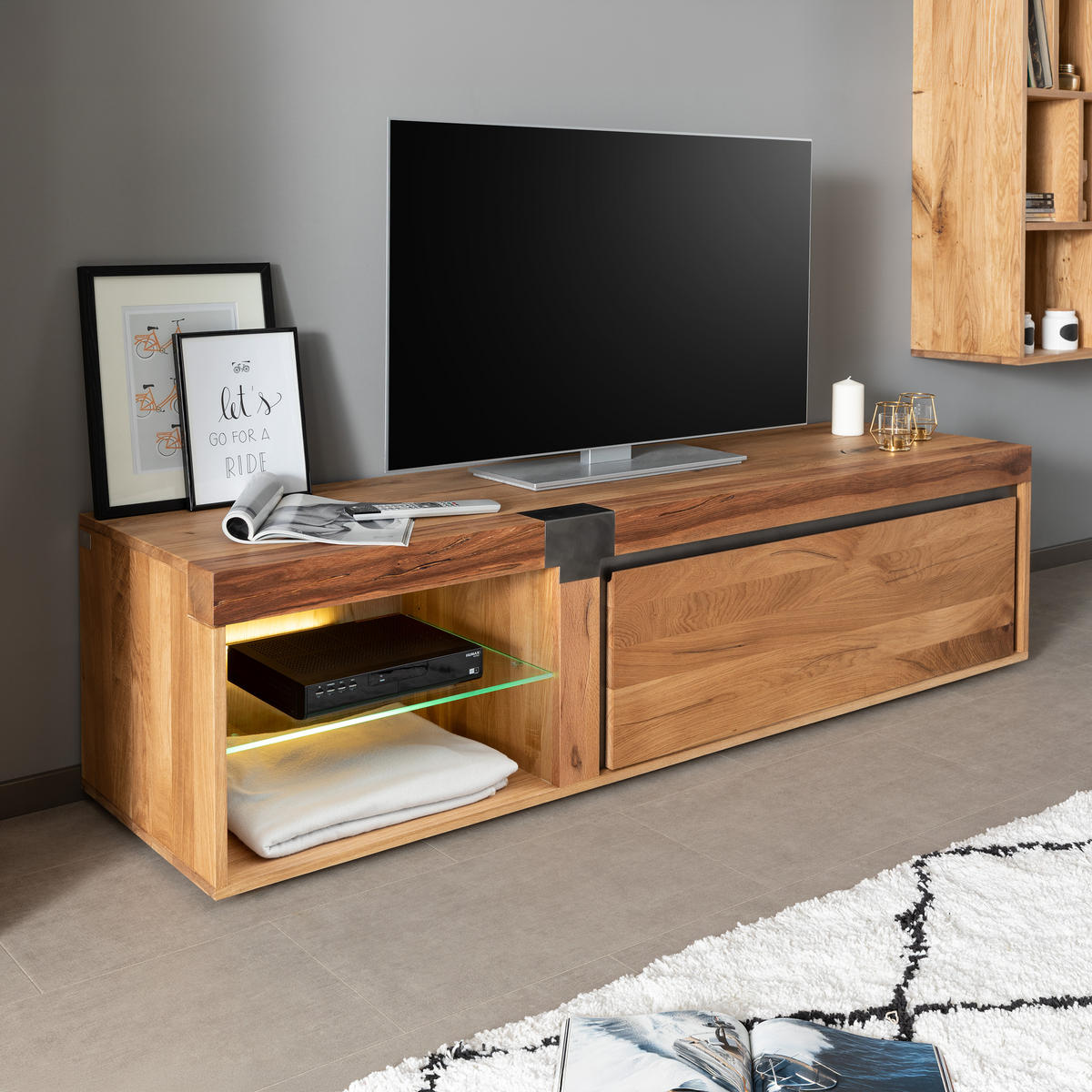 TV-BOARD Wildeiche / Zerreiche 180x48x50 natur geölt NEW AMSTERDAM #02 - Naturfarben, Holz (180/50/48cm) - Massivmoebel24