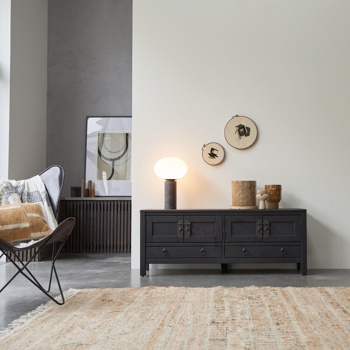 TV-SCHRANK Thaki Black Schwarz aus Pinie - Schwarz, Holz (140/55/40cm) - Tikamoon