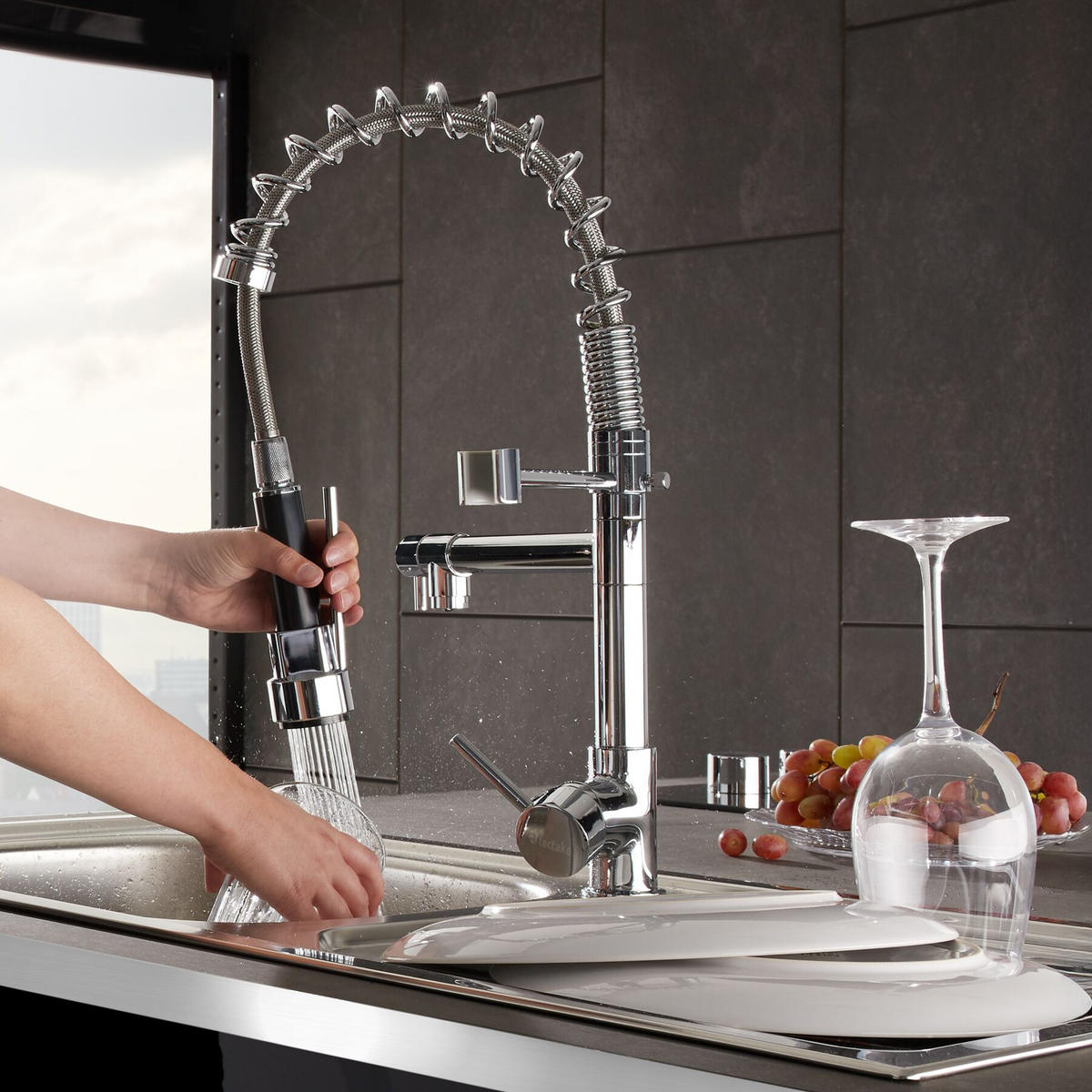 KÜCHENARMATUR, inklusive 2 Anschlussschläuche, grau - Grau, Metall (5/52/24.5cm) - tectake