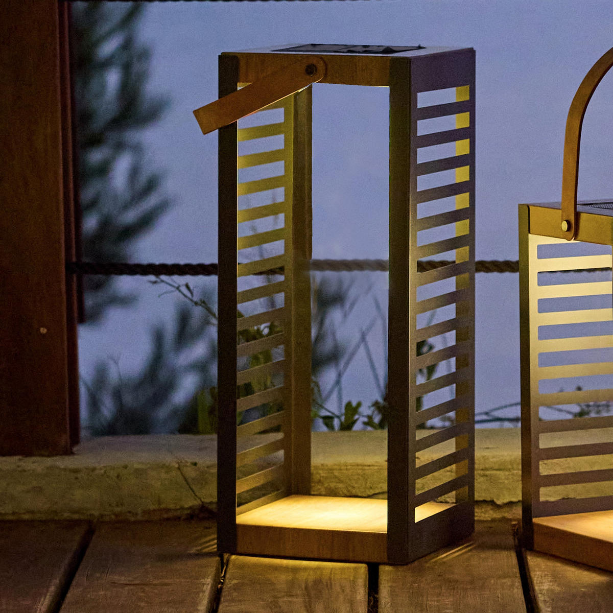 FERIAN H50CM Solar-Batterielaterne - Schwarz, Metall (20/20/50cm) - Lumisky