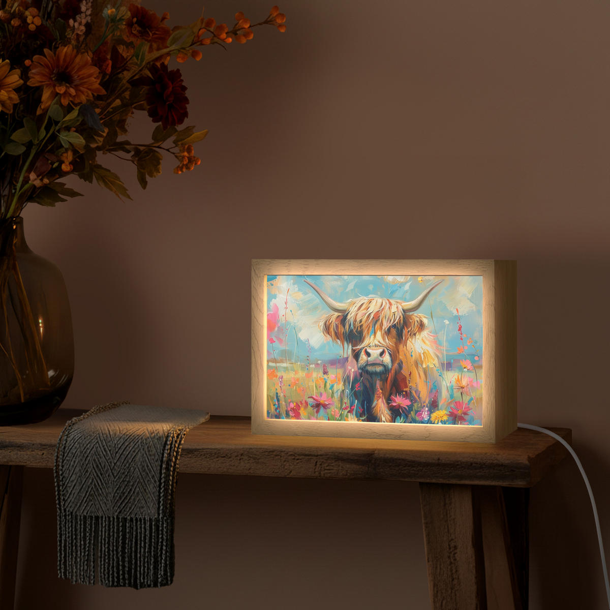 NÁSTĚNNÁ LAMPA Skotský horal - Příroda - Barevné - Květiny 30x20 cm - různobarevná, kompozitní dřevo (30/20/8cm) - OnlyWow
