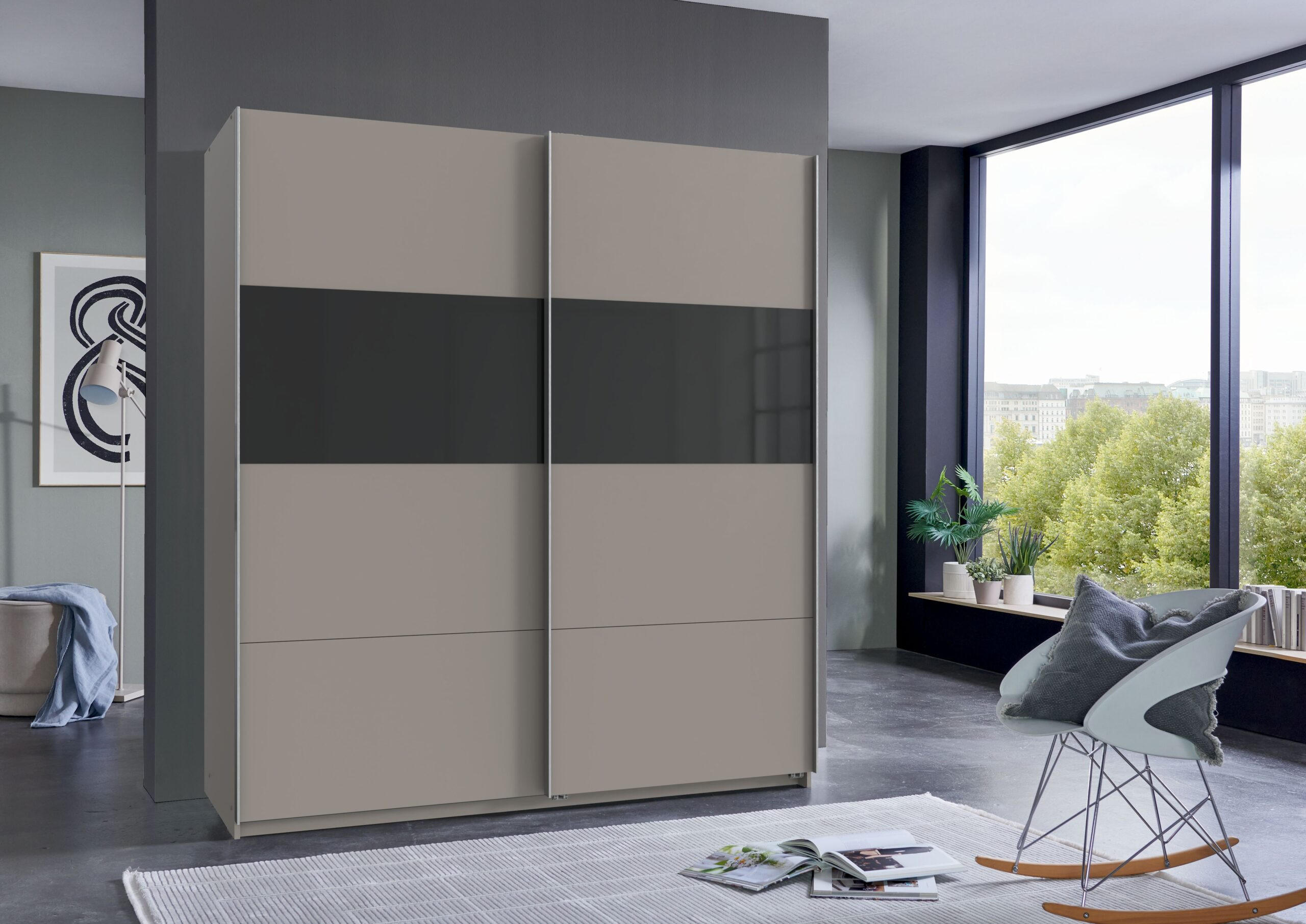 SCHWEBETÜRENSCHRANK Bramfeld in Saharagrau mit Schwarz Glas 180 x 198 x 65 cm (B x H x T) Kleiderschrank - Grau, Holzwerkstoff (80/200/120cm)