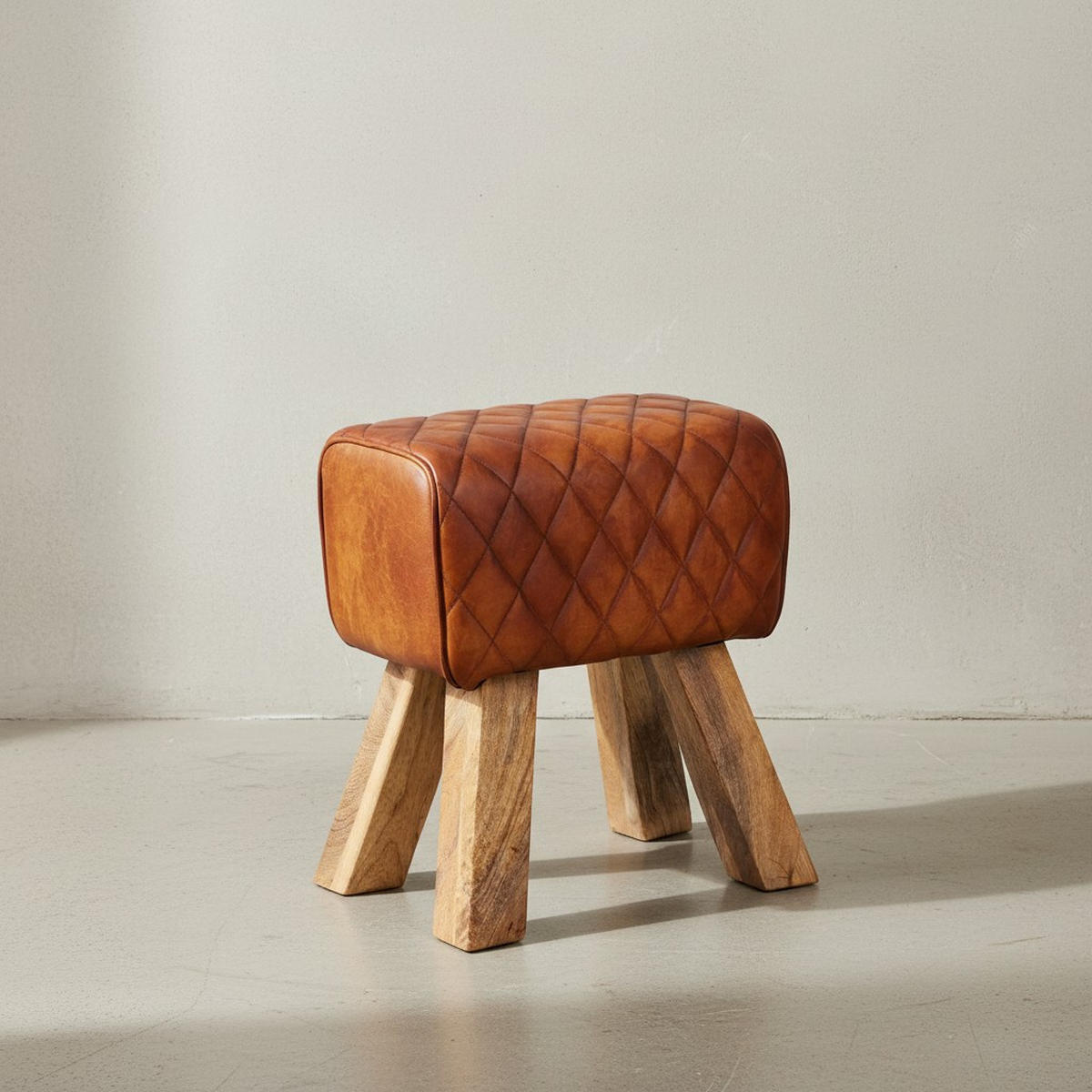 SITZHOCKER – Echtleder, Rautenmuster, robust - Braun, Mangoholz/Leder (40/48/27cm) - KADIMA DESIGN