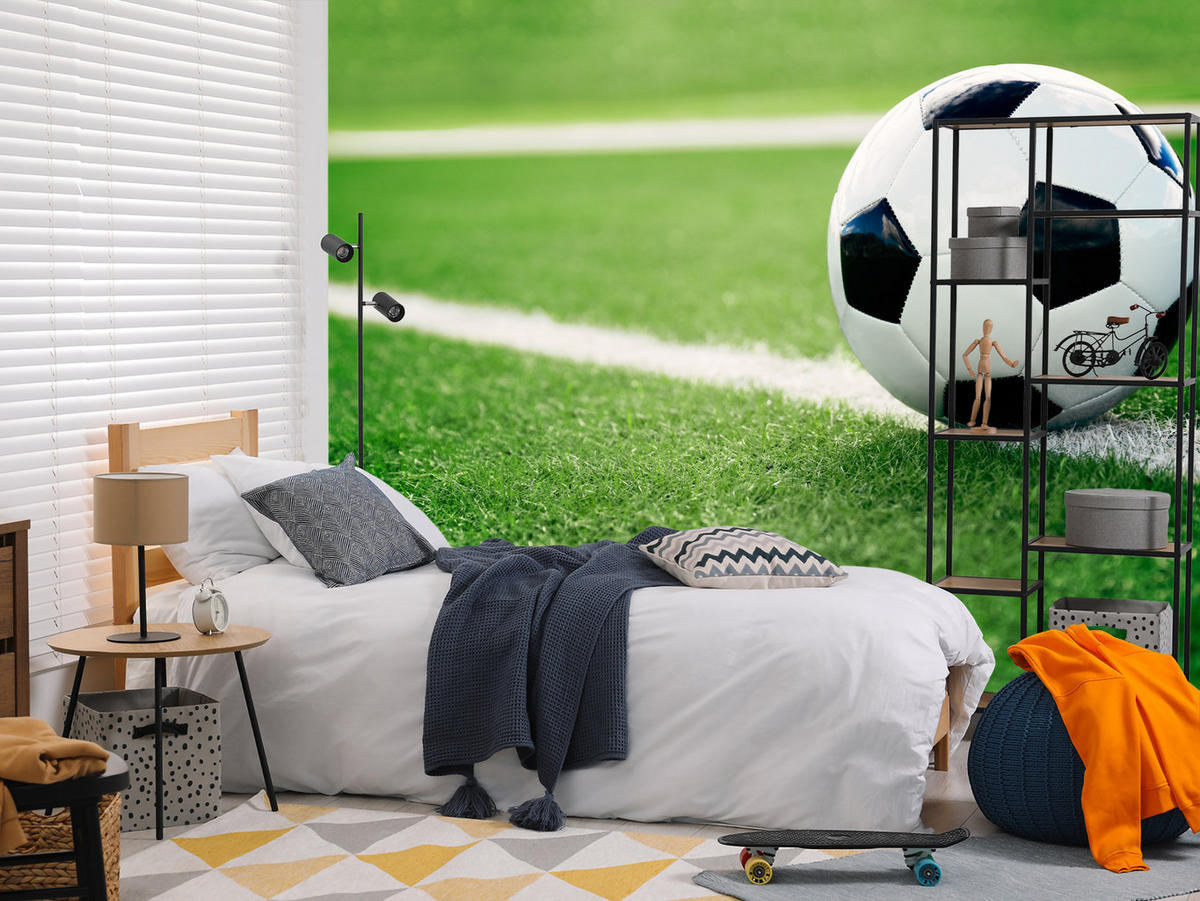 FOTOTAPETE für Jugendzimmer Fußball Grüne Rasen Stadion Sport 300x210 - Schwarz/Weiß, Papier (300/210cm) - Muralo