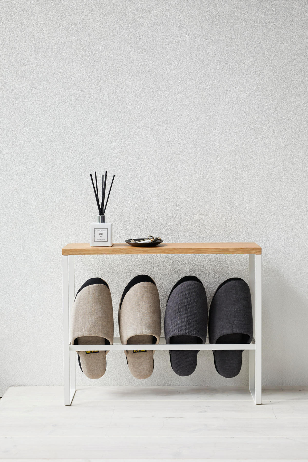 SCHUHSTÄNDER Tower 5152 Weiß Metall mit Holzablage, 41 x 50 x 12 cm - Weiß, Metall (50/41/12cm) - Yamazaki