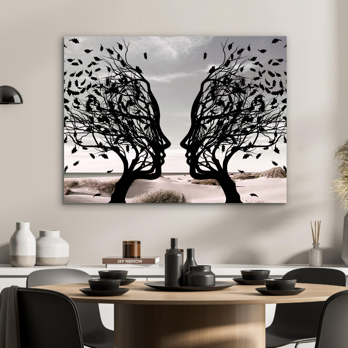 KOVOVÝ OBRAZ Pláž - more - ľudia - strom - moderné umenie 80x60 cm - svetlosivá, kov (80/60cm) - MuchoWow