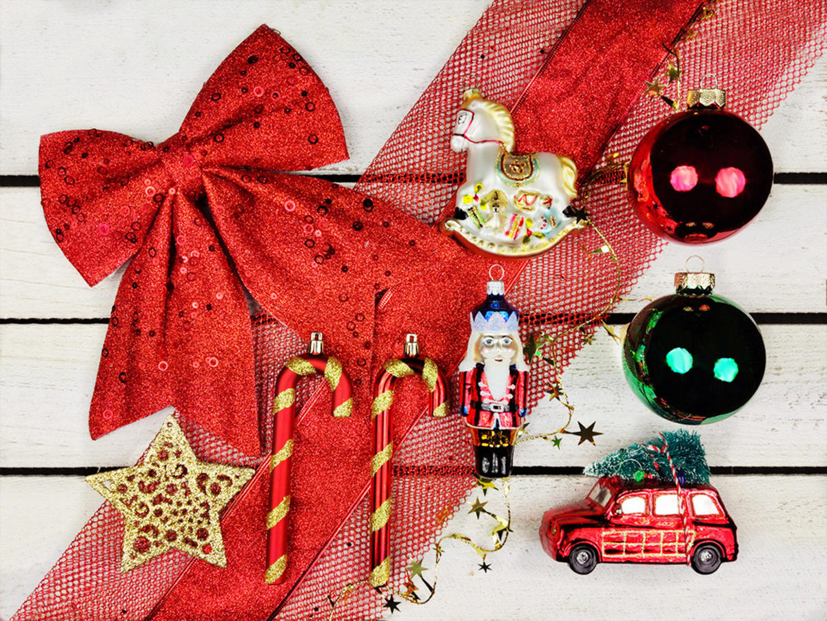 WEIHNACHTSBAUM geschmückt künstlich mit 152 Ornamenten SYMBOL WEIHNACHTEN 240 cm Baum mit Ständer und Weihnachtsschmuck - Blau/Rot, Kunststoff (240cm) - LAALU